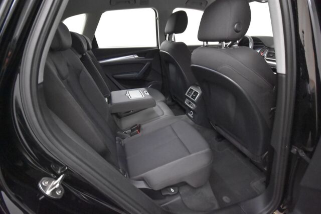 Audi Q5 2018 Business Sport 2,0 TDI 120 kW quattro S tronic / Webasto / Vetokoukku / Led-ajovalot / Urheiluistuimet