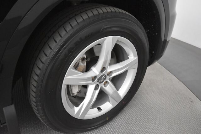 Audi Q5 2018 Business Sport 2,0 TDI 120 kW quattro S tronic / Webasto / Vetokoukku / Led-ajovalot / Urheiluistuimet