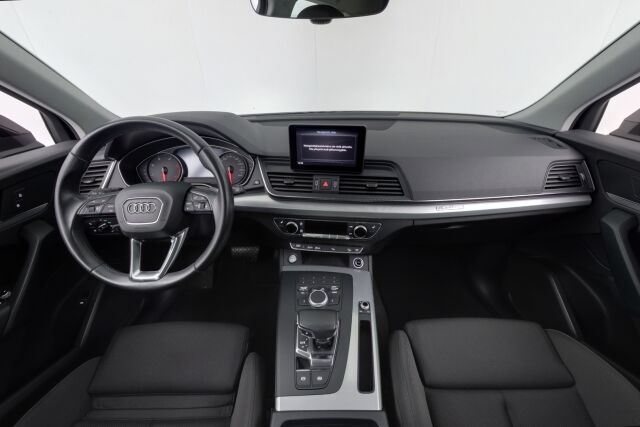 Audi Q5 2018 Business Sport 2,0 TDI 120 kW quattro S tronic / Webasto / Vetokoukku / Led-ajovalot / Urheiluistuimet