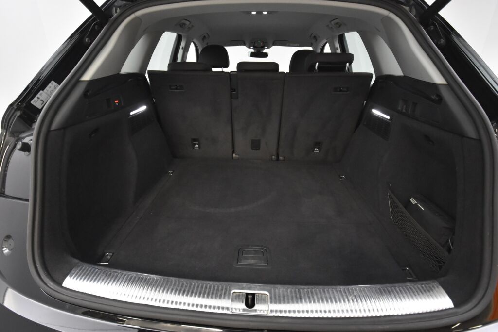 Audi Q5 2018 Business Sport 2,0 TDI 120 kW quattro S tronic / Webasto / Vetokoukku / Led-ajovalot / Urheiluistuimet