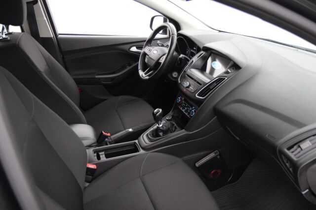 Ford Focus 2018 1,0 EcoBoost 125 hv Start/Stop M6 Edition 5-ovinen / 1-om. Suomiauto / Tutka / Lohko + sisä