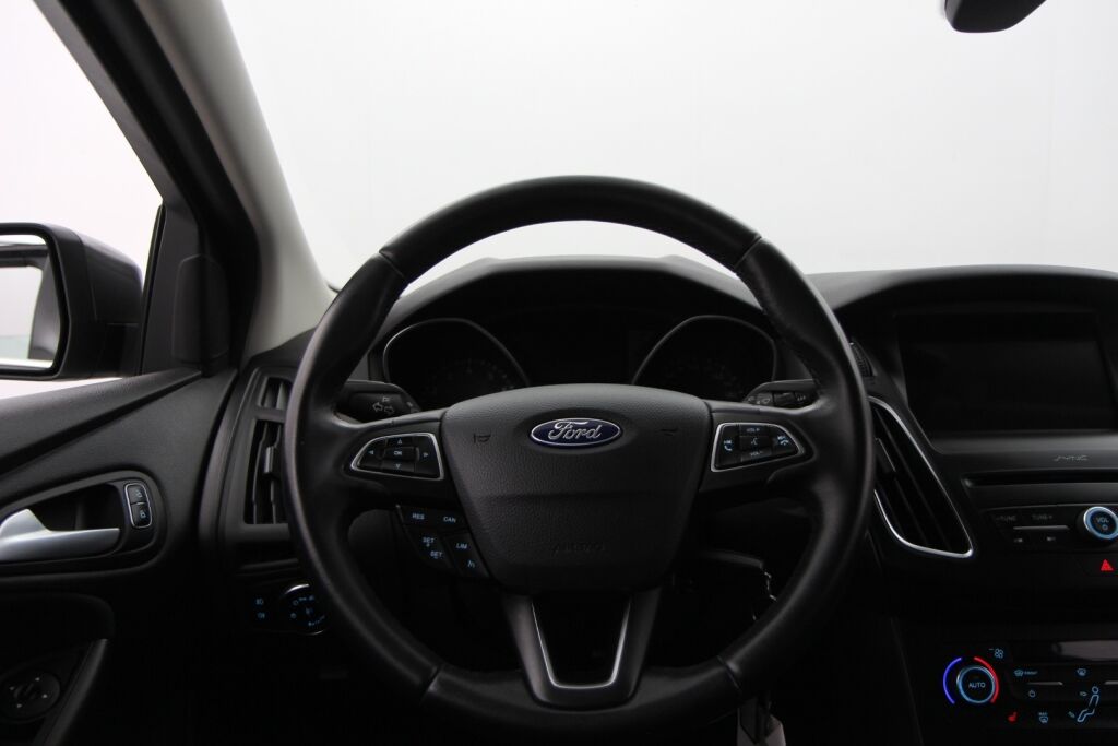 Ford Focus 2018 1,0 EcoBoost 125 hv Start/Stop M6 Edition 5-ovinen / 1-om. Suomiauto / Tutka / Lohko + sisä