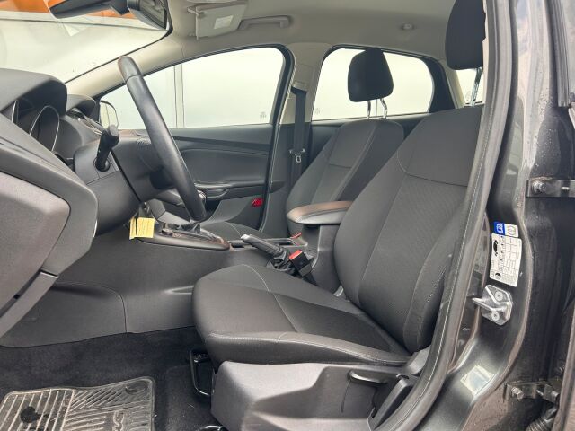 Ford Focus 2018 1,0 EcoBoost 125 hv Start/Stop M6 Edition 5-ovinen / 1-om. Suomiauto / Tutka / Lohko + sisä