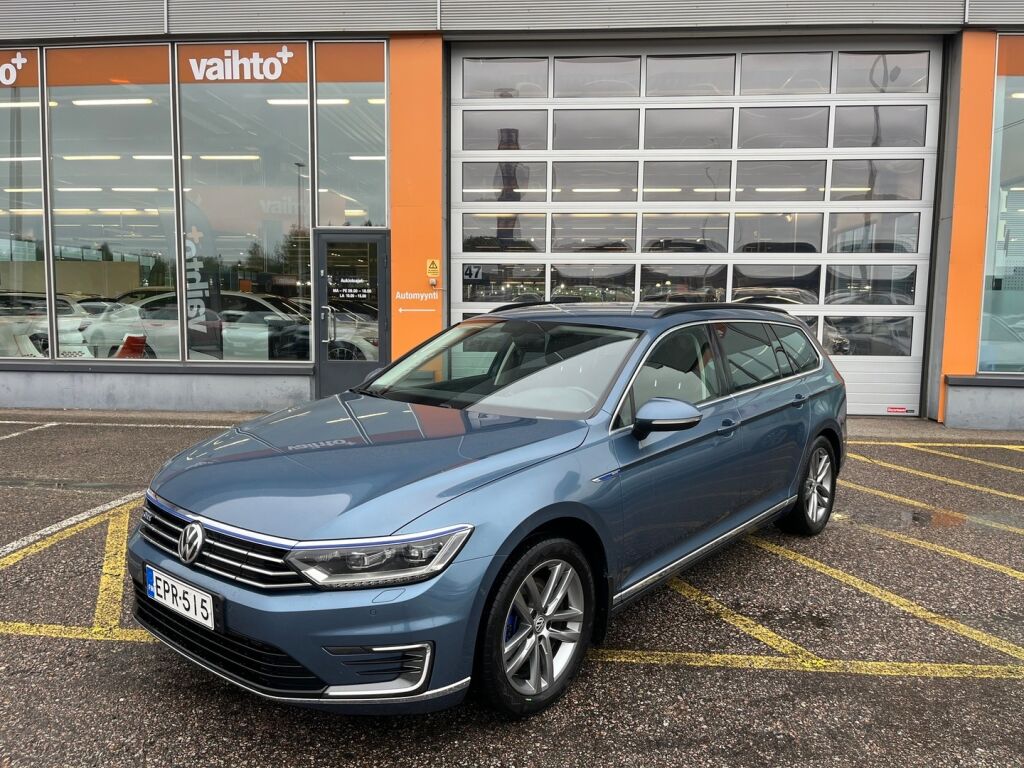 Volkswagen Passat 2018 Variant GTE Plug-In Hybrid 160 kW (218 hv) DSG-automaatti / Adapt.Vakkari / Webasto / Keyless Go / Navi / Tutkat /