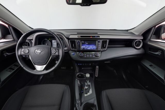 Toyota RAV4 2018 2,5 Hybrid AWD Active / Adapt. vakkari / Suomiauto / Vetokoukku / Lohkolämmitin / Peruutuskamera / Kaistavahti
