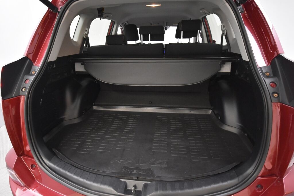 Toyota RAV4 2018 2,5 Hybrid AWD Active / Adapt. vakkari / Suomiauto / Vetokoukku / Lohkolämmitin / Peruutuskamera / Kaistavahti