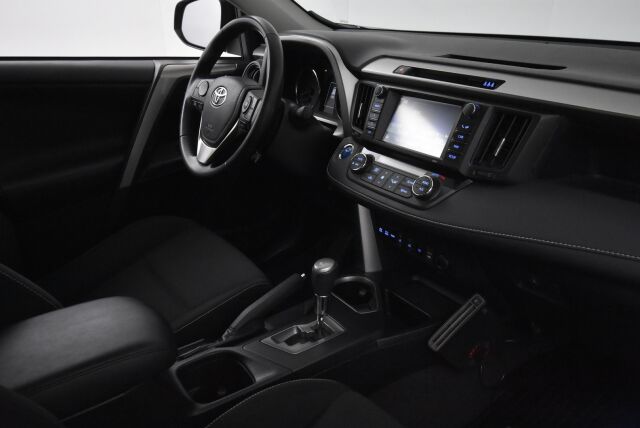 Toyota RAV4 2018 2,5 Hybrid AWD Active / Adapt. vakkari / Suomiauto / Vetokoukku / Lohkolämmitin / Peruutuskamera / Kaistavahti