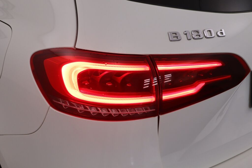 Mercedes-Benz B 2019 180 d A Launch Edition Pro / Navi / Kamera / Lämmitin / Suomiauto - RAHOITUS TÄHÄN AUTOON VAIN 3.99% - 