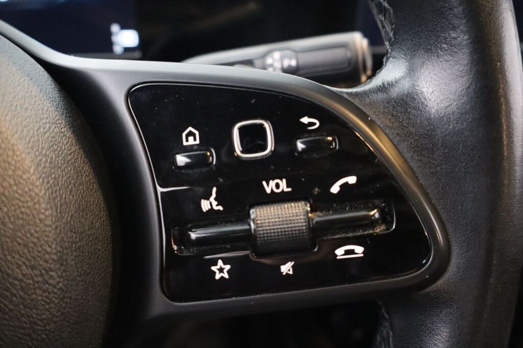 Mercedes-Benz B 2019 180 d A Launch Edition Pro / Navi / Kamera / Lämmitin / Suomiauto - RAHOITUS TÄHÄN AUTOON VAIN 3.99% - 