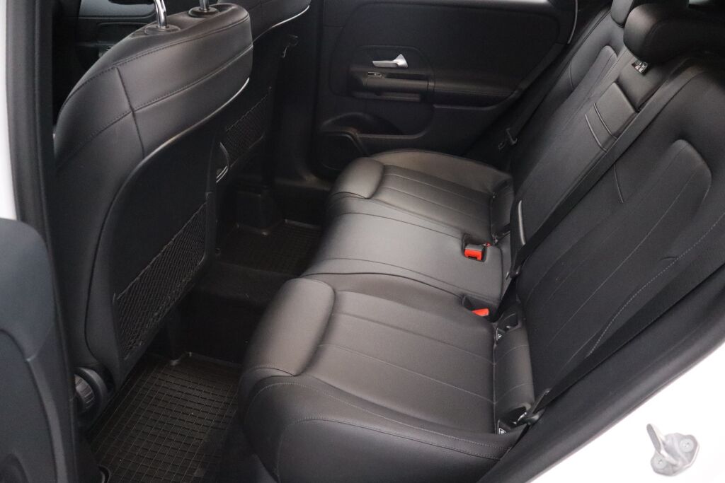Mercedes-Benz B 2019 180 d A Launch Edition Pro / Navi / Kamera / Lämmitin / Suomiauto - RAHOITUS TÄHÄN AUTOON VAIN 3.99% - 