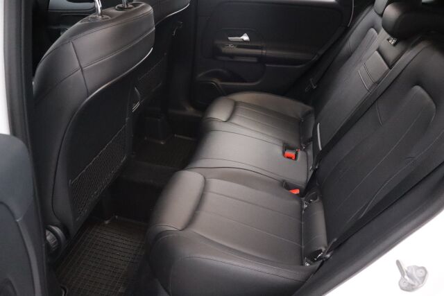 Mercedes-Benz B 2019 180 d A Launch Edition Pro / Navi / Kamera / Lämmitin / Suomiauto - RAHOITUS TÄHÄN AUTOON VAIN 3.99% - 