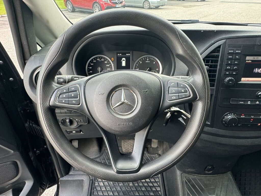 Mercedes-Benz Vito 2019 114CDI 4x4 KB pitkä A3 A / Alvillinen / Suomiauto / 1-omistaja / Peruutuskamera / Sähköovi