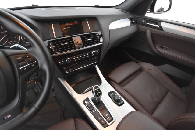 BMW X3 2015 F25 xDrive30d TwinPower Turbo A Business LCI M Sport / Webasto / Nahkaverhoilu / Peruutustutkat / Bi Xenon