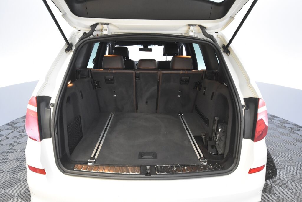 BMW X3 2015 F25 xDrive30d TwinPower Turbo A Business LCI M Sport / Webasto / Nahkaverhoilu / Peruutustutkat / Bi Xenon