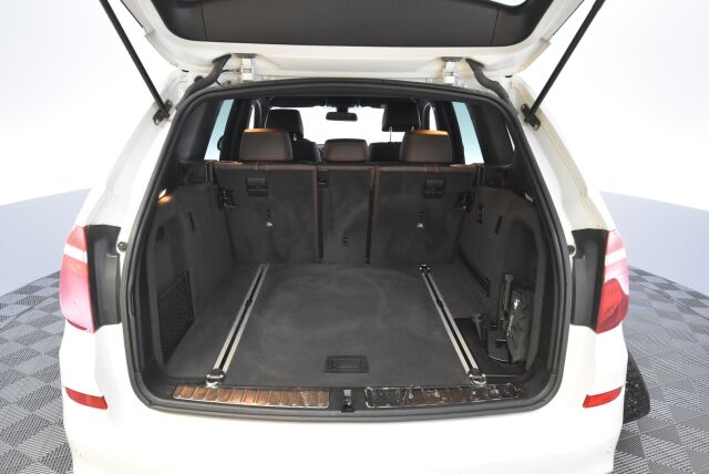 BMW X3 2015 F25 xDrive30d TwinPower Turbo A Business LCI M Sport / Webasto / Nahkaverhoilu / Peruutustutkat / Bi Xenon