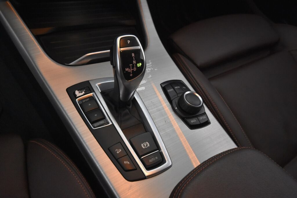 BMW X3 2015 F25 xDrive30d TwinPower Turbo A Business LCI M Sport / Webasto / Nahkaverhoilu / Peruutustutkat / Bi Xenon