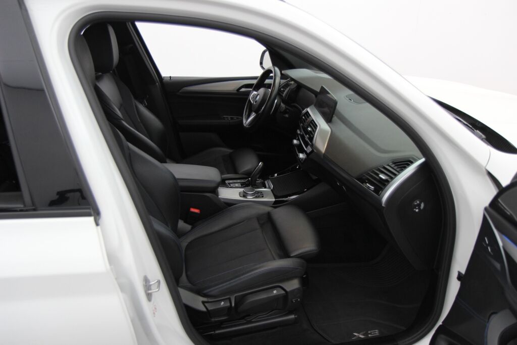 BMW X3 2020 G01 xDrive 30e A Charged Edition M Sport / ACC / Comfort Access / Harman Kardon / 360-kamera / Vetokoukku