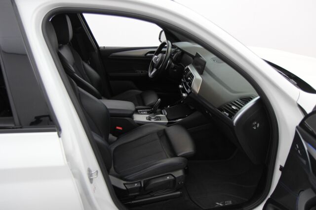 BMW X3 2020 G01 xDrive 30e A Charged Edition M Sport / ACC / Comfort Access / Harman Kardon / 360-kamera / Vetokoukku