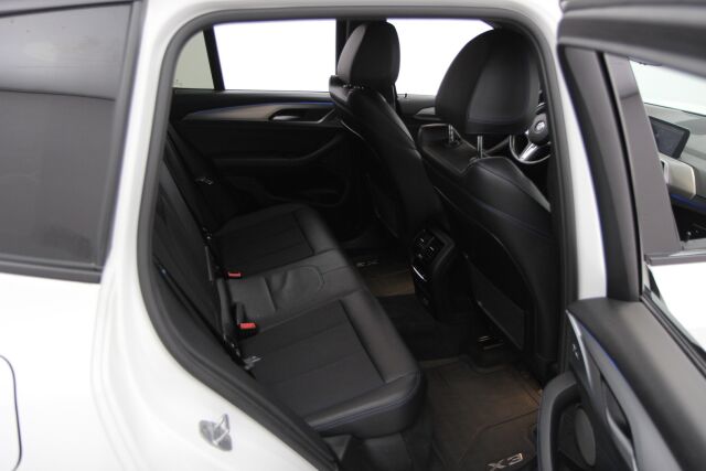 BMW X3 2020 G01 xDrive 30e A Charged Edition M Sport / ACC / Comfort Access / Harman Kardon / 360-kamera / Vetokoukku