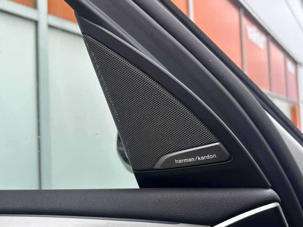 BMW X3 2020 G01 xDrive 30e A Charged Edition M Sport / ACC / Comfort Access / Harman Kardon / 360-kamera / Vetokoukku