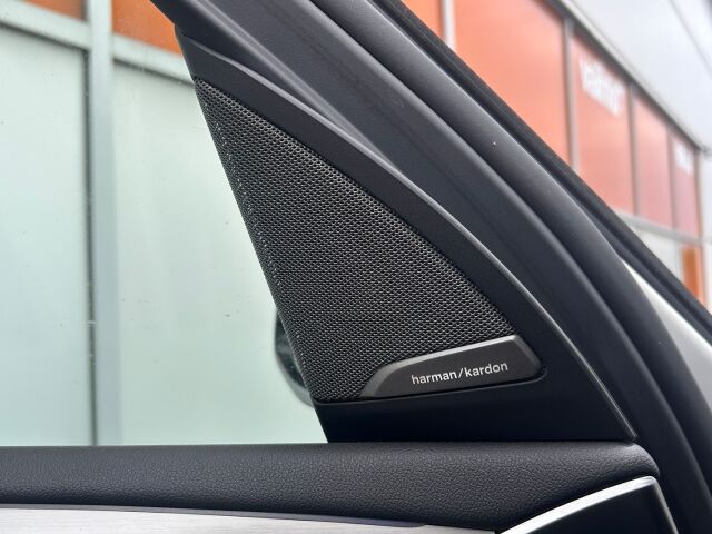 BMW X3 2020 G01 xDrive 30e A Charged Edition M Sport / ACC / Comfort Access / Harman Kardon / 360-kamera / Vetokoukku