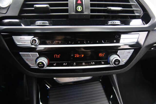 BMW X3 2020 G01 xDrive 30e A Charged Edition M Sport / ACC / Comfort Access / Harman Kardon / 360-kamera / Vetokoukku