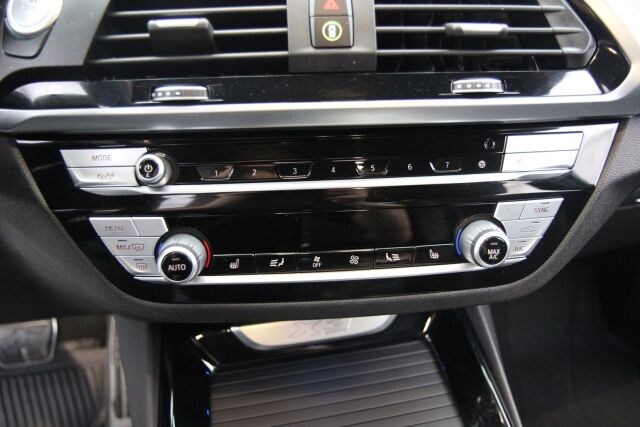 BMW X3 2020 G01 xDrive 30e A Charged Edition M Sport / ACC / Comfort Access / Harman Kardon / 360-kamera / Vetokoukku