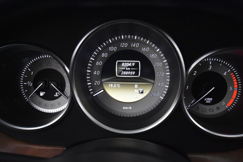 Mercedes-Benz CLS 2011 350 CDI BE 4Matic /Suomi-auto / Webasto