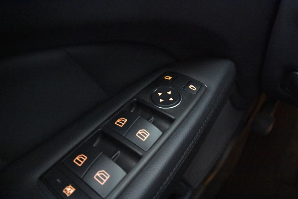 Mercedes-Benz CLS 2011 350 CDI BE 4Matic /Suomi-auto / Webasto