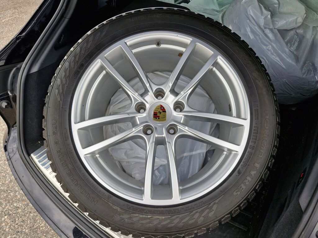 Porsche Cayenne 2020 E-Hybrid Advantage Package / Soft Close / HUD / 360 Kamera / Koukku / Panorama / Suomiauto / Uudet 22" Kesät / Acc / Bose