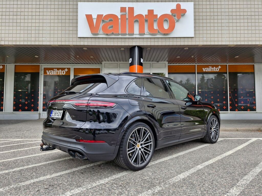 Porsche Cayenne 2020 E-Hybrid Advantage Package / Soft Close / HUD / 360 Kamera / Koukku / Panorama / Suomiauto / Uudet 22" Kesät / Acc / Bose