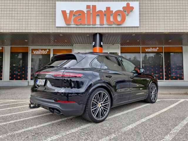 Porsche Cayenne 2020 E-Hybrid Advantage Package / Soft Close / HUD / 360 Kamera / Koukku / Panorama / Suomiauto / Uudet 22" Kesät / Acc / Bose