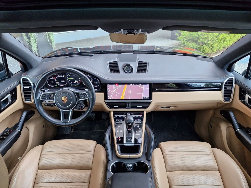 Porsche Cayenne 2020 E-Hybrid Advantage Package / Soft Close / HUD / 360 Kamera / Koukku / Panorama / Suomiauto / Uudet 22" Kesät / Acc / Bose