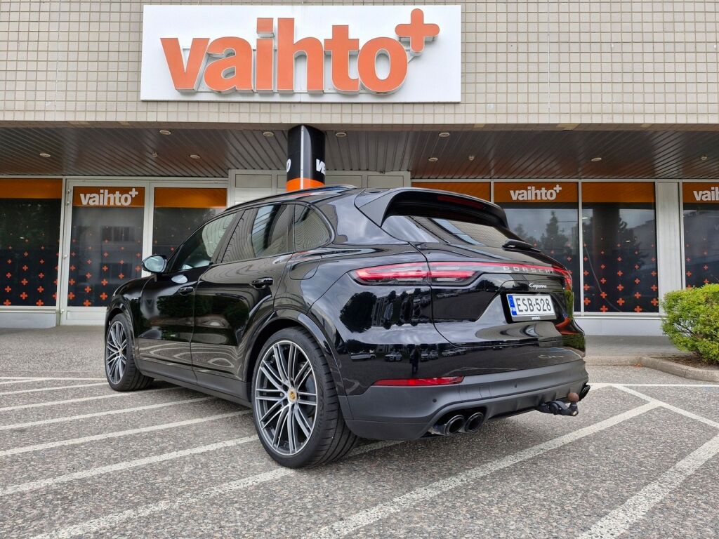 Porsche Cayenne 2020 E-Hybrid Advantage Package / Soft Close / HUD / 360 Kamera / Koukku / Panorama / Suomiauto / Uudet 22" Kesät / Acc / Bose