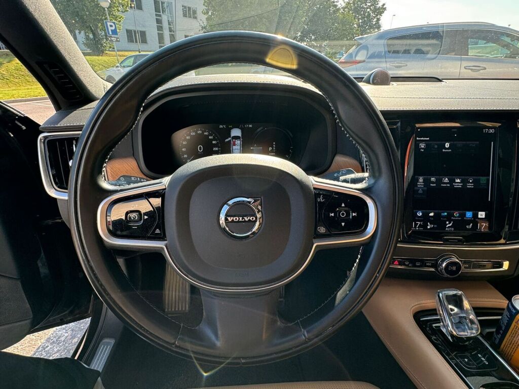 Volvo V90 2020 T8 TwE AWD Inscription aut / Hierovat penkit / HUD / B&W / Ilmastoidut penkit / Panoraama
