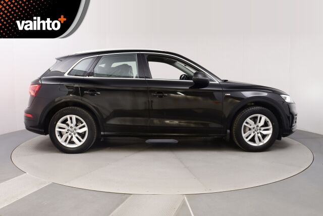 Audi Q5 2020 Launch Edition 55 TFSI e quattro S tronic / Keyles entry / Vakkari / Koukku / Tutkat /