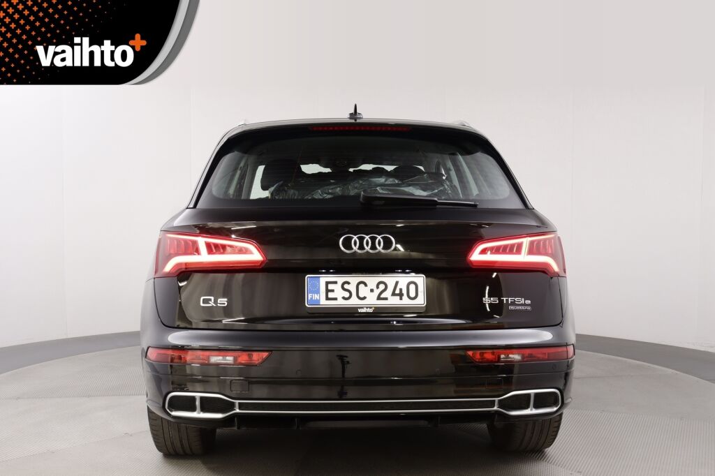 Audi Q5 2020 Launch Edition 55 TFSI e quattro S tronic / Keyles entry / Vakkari / Koukku / Tutkat /