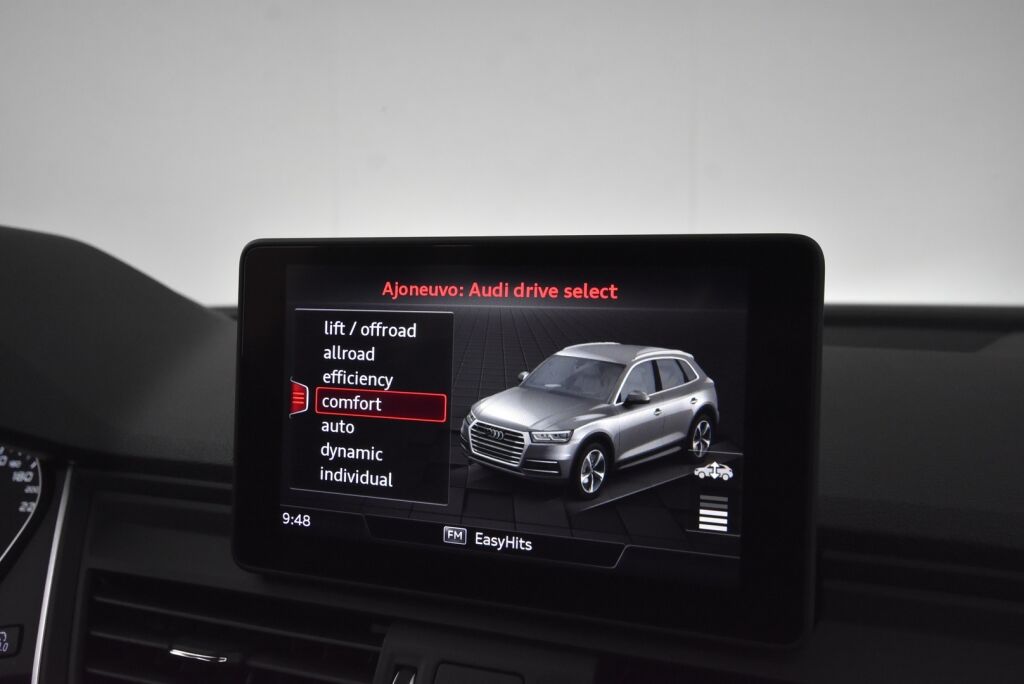 Audi Q5 2020 Launch Edition 55 TFSI e quattro S tronic / Keyles entry / Vakkari / Koukku / Tutkat /
