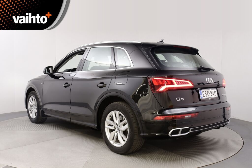Audi Q5 2020 Launch Edition 55 TFSI e quattro S tronic / Keyles entry / Vakkari / Koukku / Tutkat /