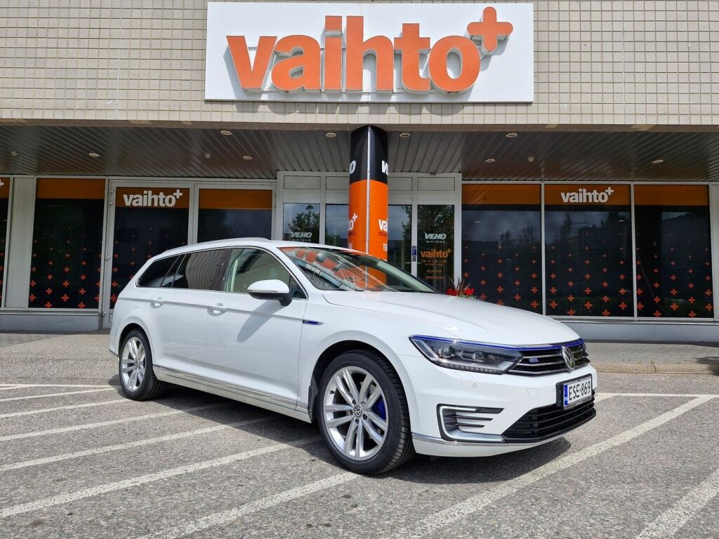 Volkswagen Passat 2017 Variant GTE Plug-In Hybrid 160 kW / ErgoComfort / 360 kamera / Digimittari / Uudet renkaat / Webasto / Navi / Acc / Blis