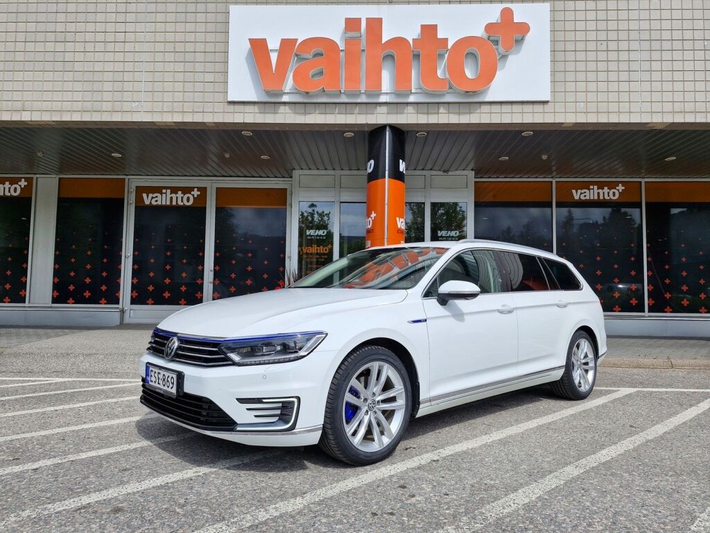 Volkswagen Passat 2017 Variant GTE Plug-In Hybrid 160 kW / ErgoComfort / 360 kamera / Digimittari / Uudet renkaat / Webasto / Navi / Acc / Blis
