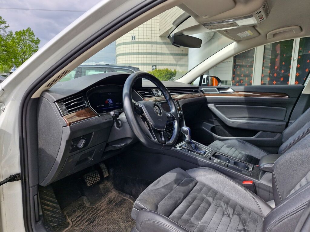 Volkswagen Passat 2017 Variant GTE Plug-In Hybrid 160 kW / ErgoComfort / 360 kamera / Digimittari / Uudet renkaat / Webasto / Navi / Acc / Blis
