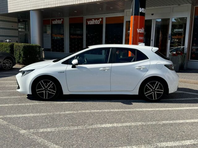 Toyota Corolla 2020 Hatchback 1,8 Hybrid Active Edition / Suomiauto / Navigointi / Lohkolämmitin / Merkkihuollettu