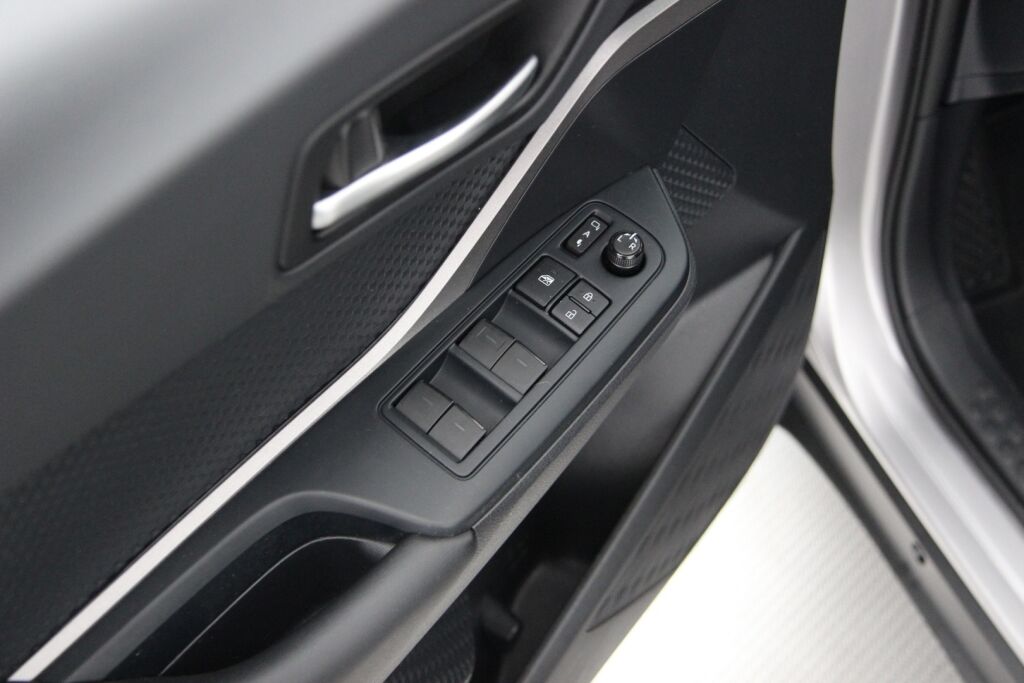 Toyota C-HR 2021 1,8 Hybrid Active Edition / ACC / Aut.ilmastointi / Kamera /