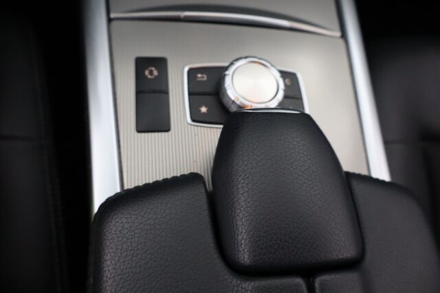 Mercedes-Benz E 2014 200 BE A / Lasikattoluukku / Navi / Xenon / Tutkat / Vakkari /