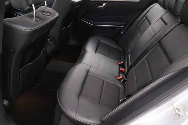 Mercedes-Benz E 2014 200 BE A / Lasikattoluukku / Navi / Xenon / Tutkat / Vakkari /