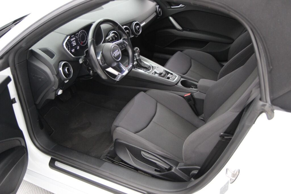 Audi TT 2017 Roadster 1,8 TFSI 132 kW S tronic / Virtuaalimittaristo / Xenon-valot