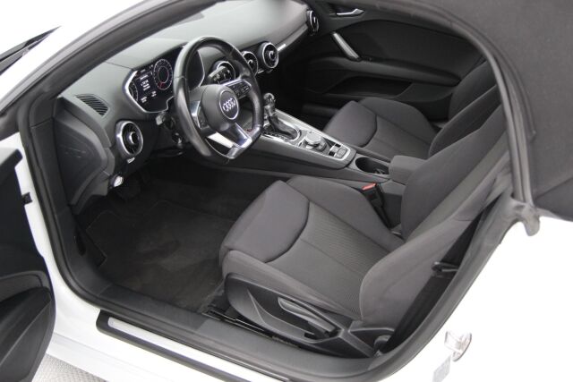 Audi TT 2017 Roadster 1,8 TFSI 132 kW S tronic / Virtuaalimittaristo / Xenon-valot