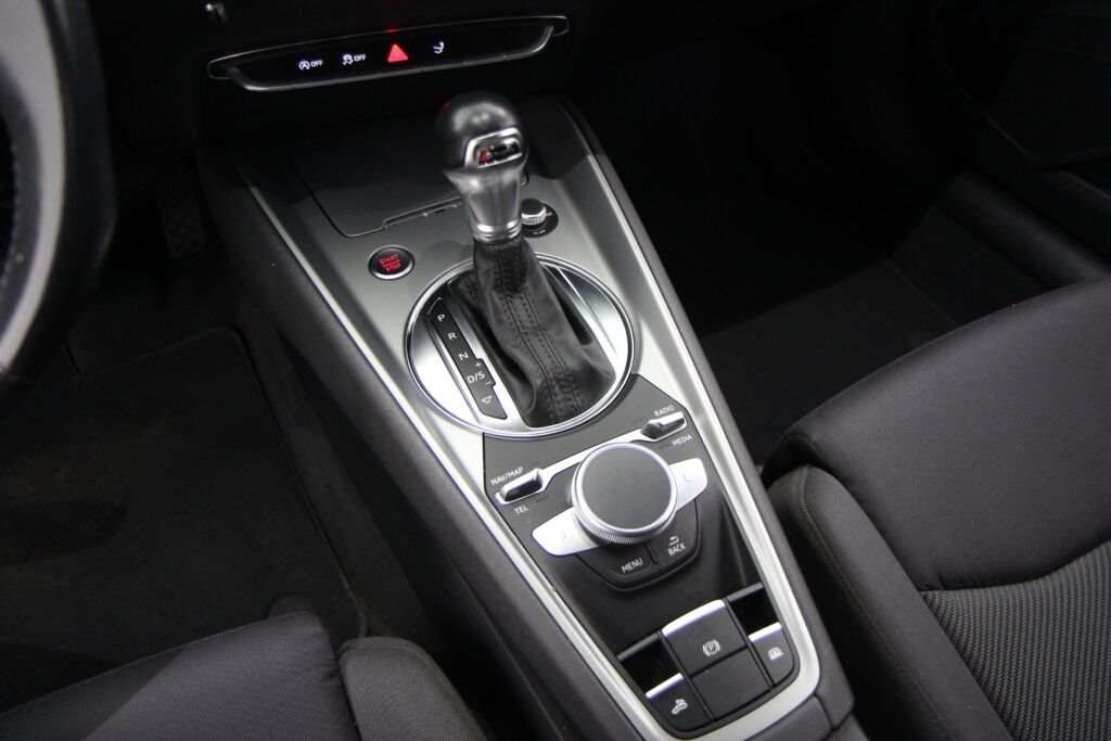 Audi TT 2017 Roadster 1,8 TFSI 132 kW S tronic / Virtuaalimittaristo / Xenon-valot