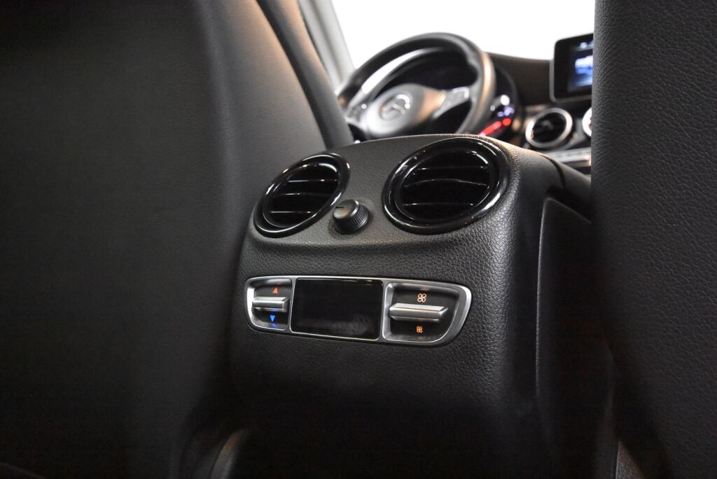 Mercedes-Benz GLC 2016 350 e 4Matic A Premium Business / Sporttipenkit / Kaistavahti / ILS-LED / Navigointi - RAHOITUS TÄHÄN AUTOON VAIN 3.99% - 